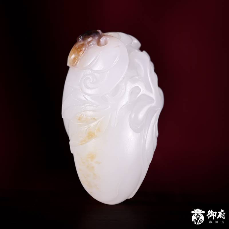 新疆和田玉白玉籽玉三色皮（金黄皮/黑皮/白皮） 如意寿桃 24.5克