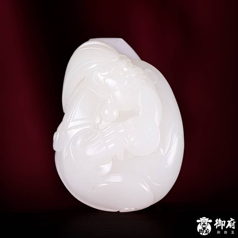 新疆和田玉原毛孔皮白玉籽玉挂件 伏羲八卦 70克