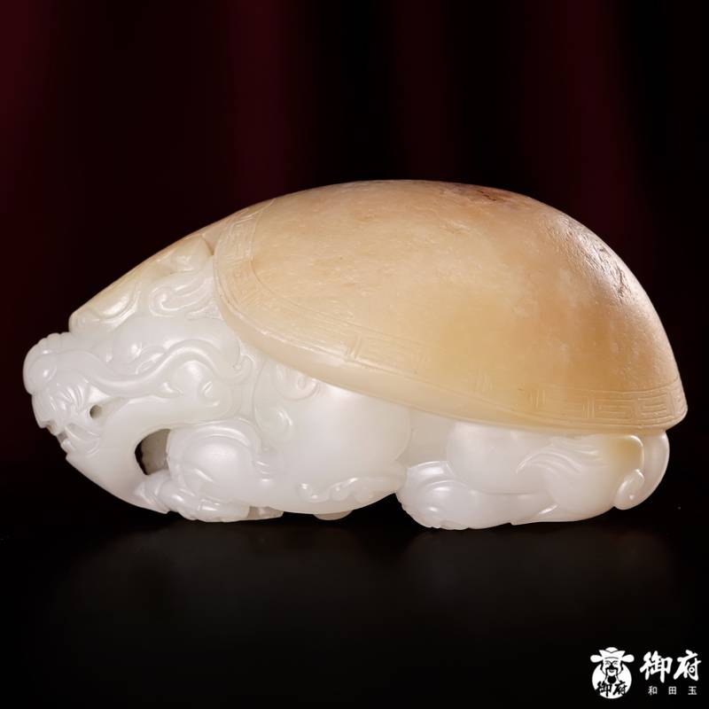 新疆和田玉黄皮白玉籽玉把件 龙龟111.3克