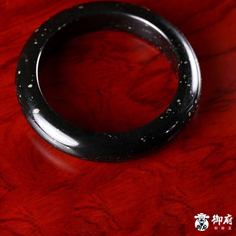 新疆和田玉墨玉籽玉手镯 87克 内径60mm