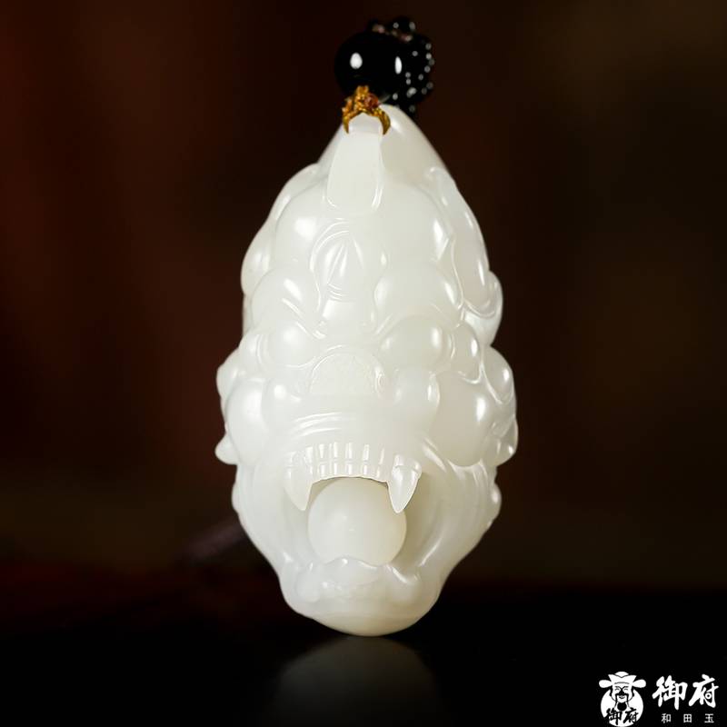 新疆和田玉原毛孔皮白玉籽玉 灵珠瑞兽 31克