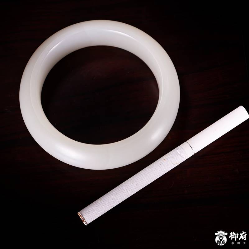 新疆和田玉白玉籽玉手镯 内径56mm 84克