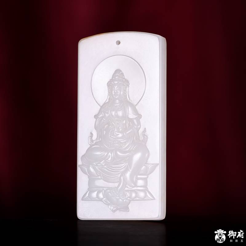 新疆和田玉黄皮白玉籽料挂件 坐莲观音 30.5克