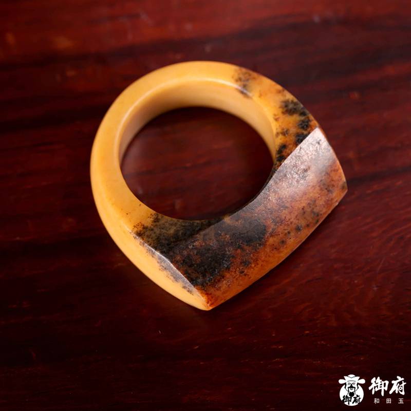 新疆和田玉黄沁籽玉扳指 大权在握 10克 圈口号24