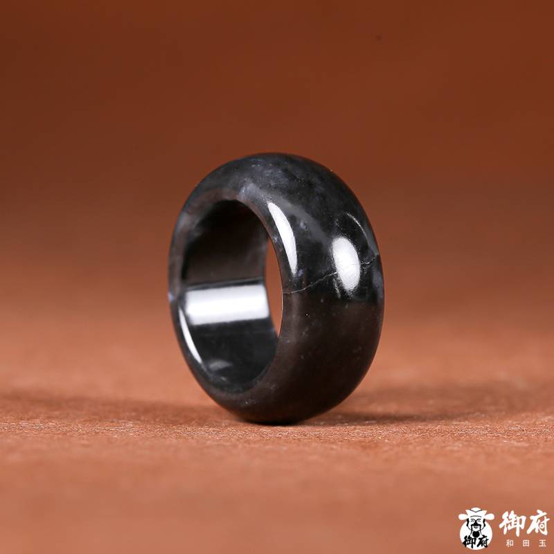 新疆和田玉籽玉青花戒指 12.6克