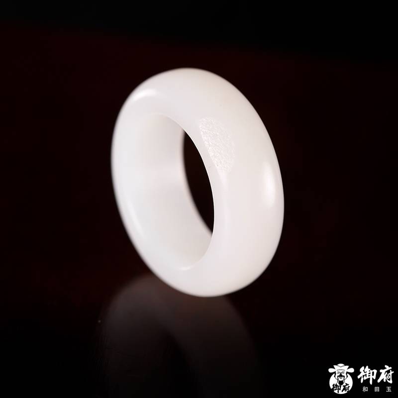 新疆和田玉原毛孔皮白玉籽玉戒指 5克